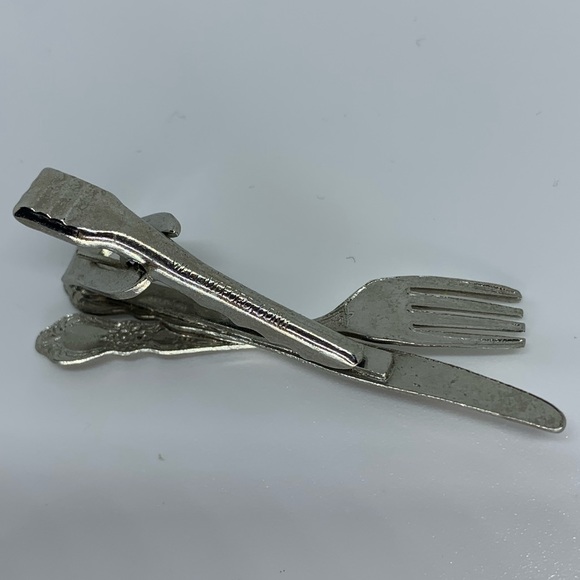 Myers Co. Wallingford Conn. Fork & Knife Tie Bar - Picture 2 of 3